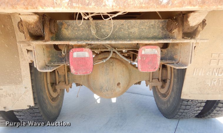 image for item MX9997 1995 International 4700  dump truck