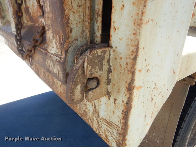 image for item MX9997 1995 International 4700  dump truck