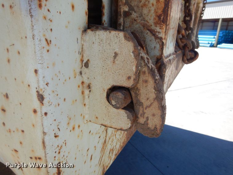 image for item MX9997 1995 International 4700  dump truck