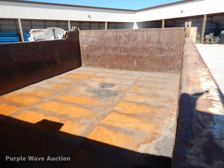 image for item MX9997 1995 International 4700  dump truck