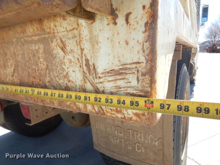 image for item MX9997 1995 International 4700  dump truck