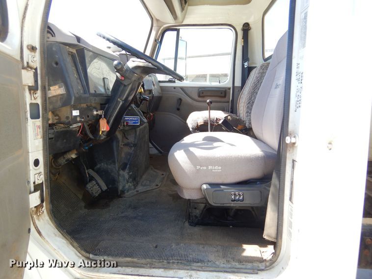 image for item MX9997 1995 International 4700  dump truck