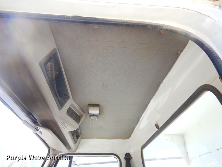 image for item MX9997 1995 International 4700  dump truck