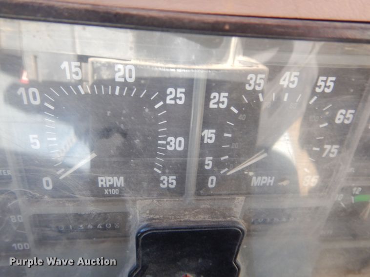 image for item MX9997 1995 International 4700  dump truck