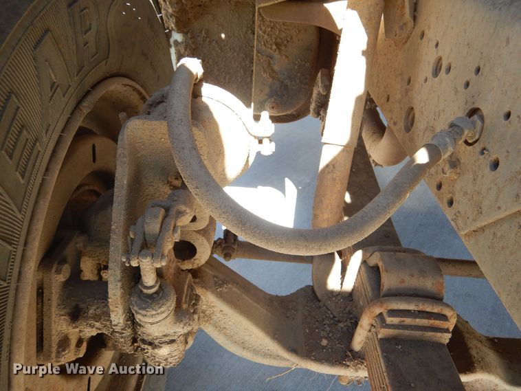 image for item MX9997 1995 International 4700  dump truck