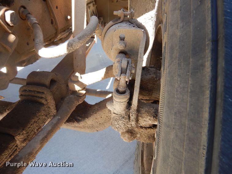 image for item MX9997 1995 International 4700  dump truck