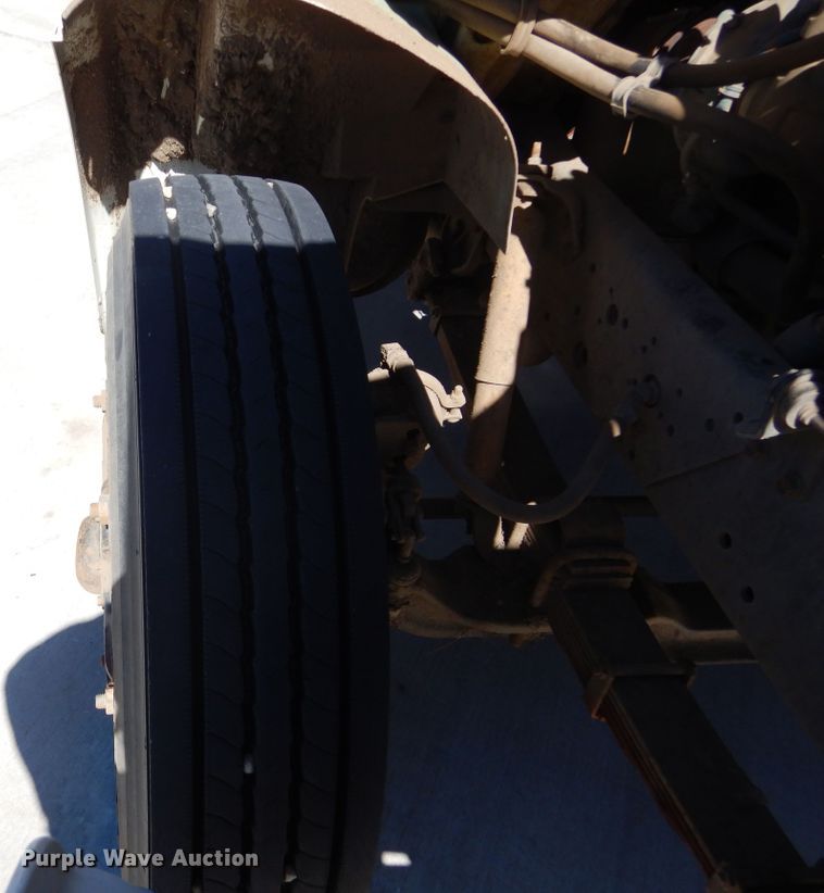 image for item MX9997 1995 International 4700  dump truck