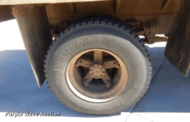 image for item MX9997 1995 International 4700  dump truck