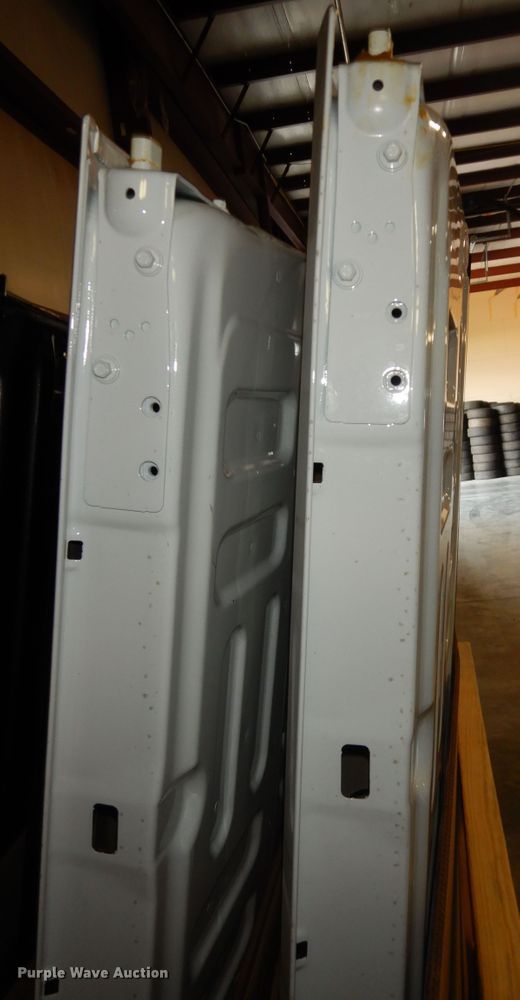 image for item KS9787 (3) Ford tailgates