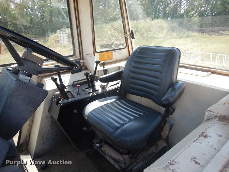 image for item DB7932 1982 Case 2290  MFWD tractor