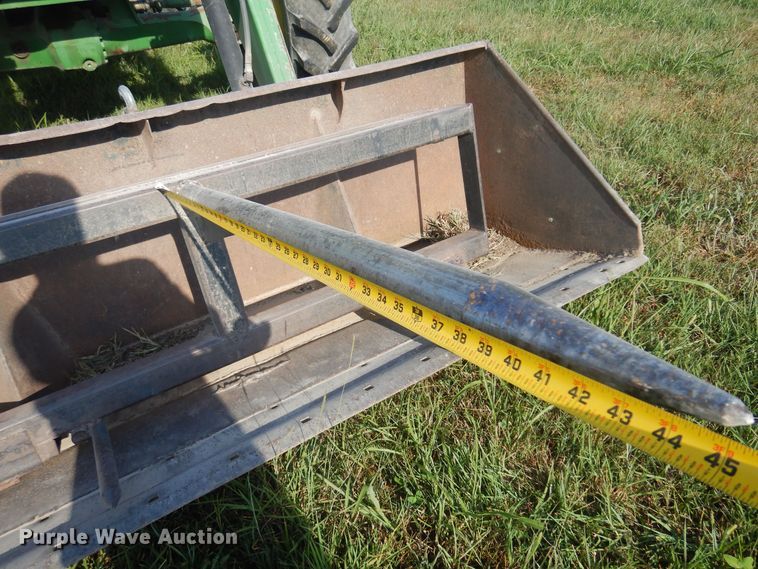 image for item DB7942 John Deere 3040  MFWD tractor