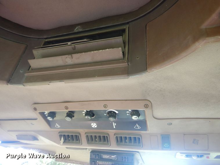 image for item DB7942 John Deere 3040  MFWD tractor