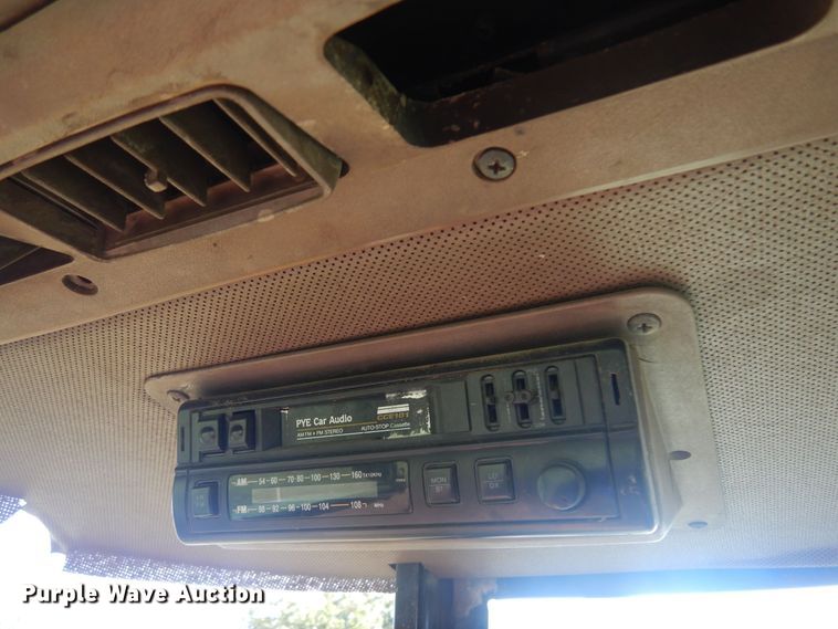 image for item DB7942 John Deere 3040  MFWD tractor