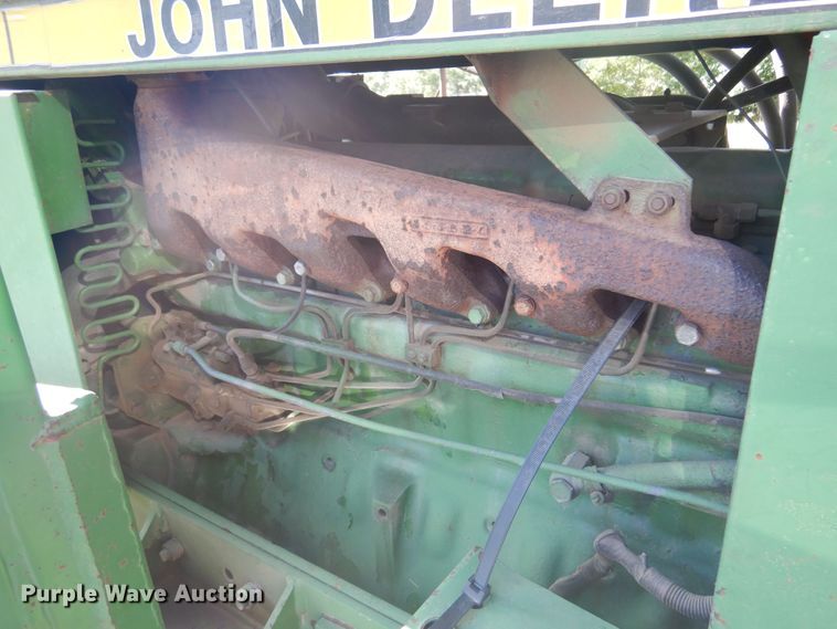 image for item DB7942 John Deere 3040  MFWD tractor