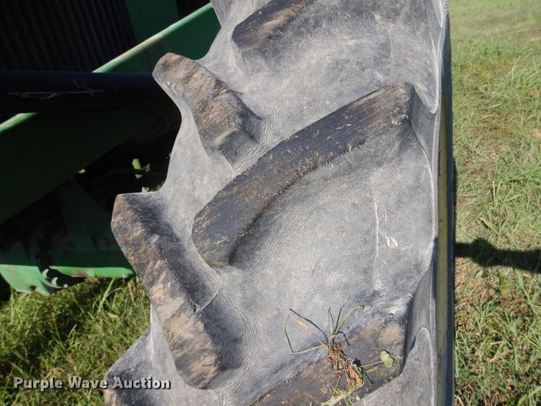 image for item DB7942 John Deere 3040  MFWD tractor