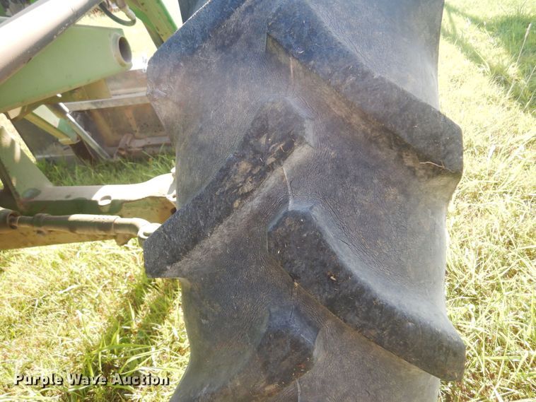 image for item DB7942 John Deere 3040  MFWD tractor