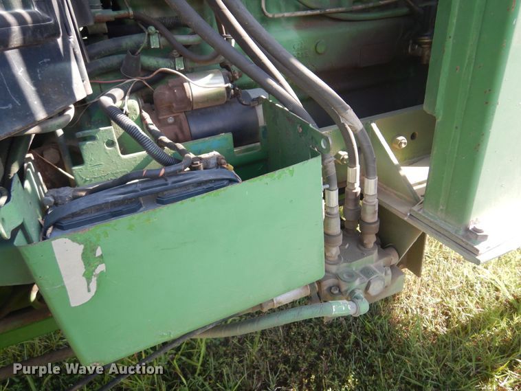 image for item DB7942 John Deere 3040  MFWD tractor