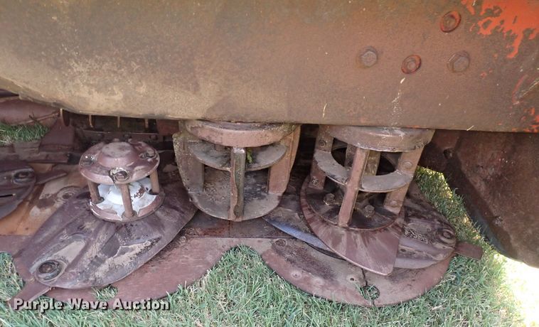 image for item DG2681 2009 Massey Ferguson 9635  windrower