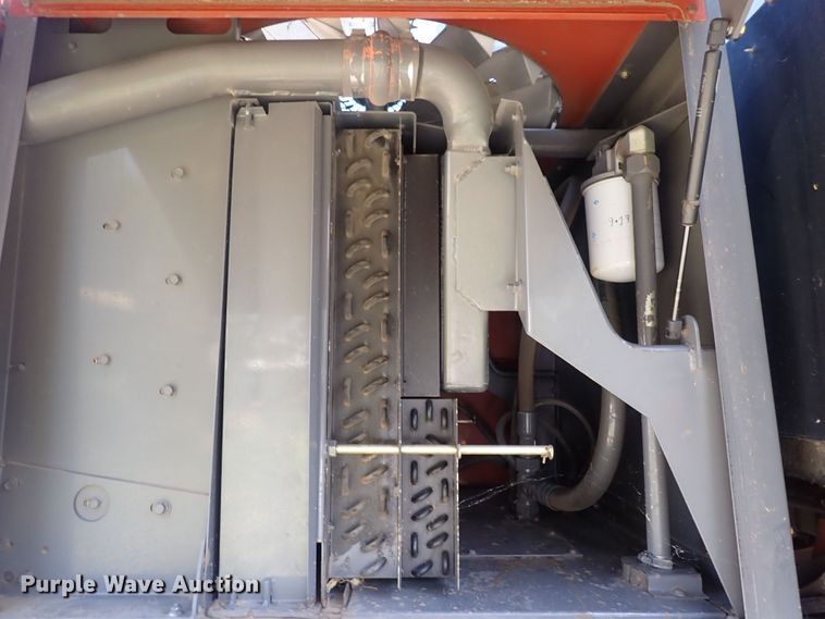 image for item DG2681 2009 Massey Ferguson 9635  windrower