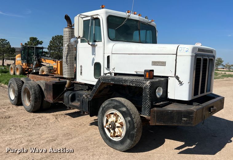 image for item DK7059 1977 International Paystar 5000  truck cab and chassis