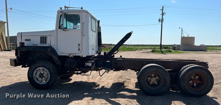 image for item DK7059 1977 International Paystar 5000  truck cab and chassis