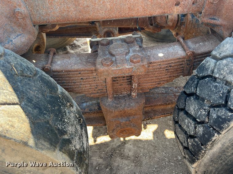 image for item DK7059 1977 International Paystar 5000  truck cab and chassis