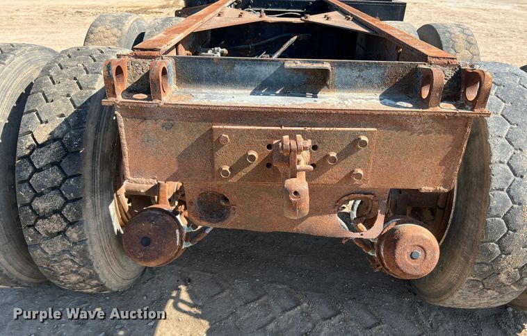 image for item DK7059 1977 International Paystar 5000  truck cab and chassis