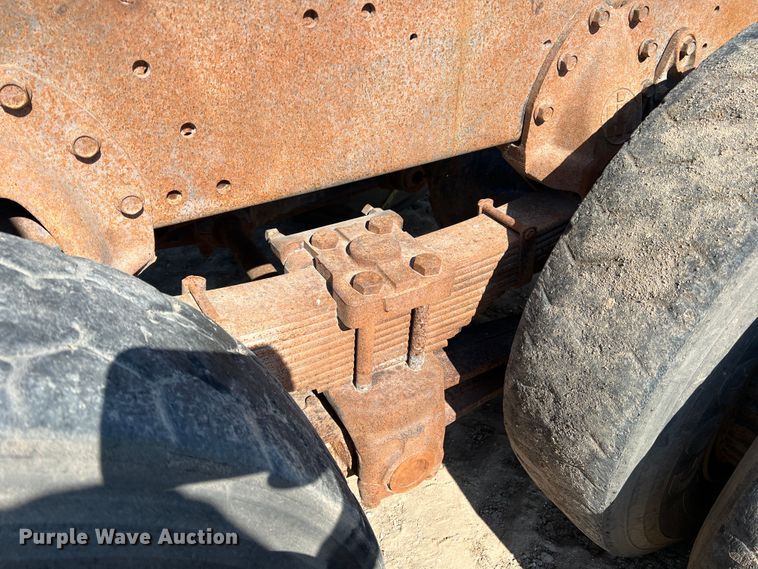 image for item DK7059 1977 International Paystar 5000  truck cab and chassis