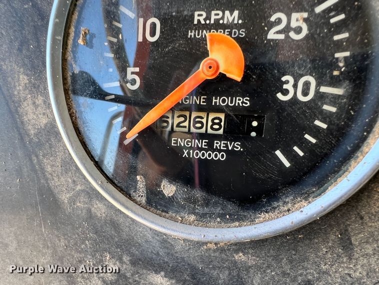 image for item DK7059 1977 International Paystar 5000  truck cab and chassis