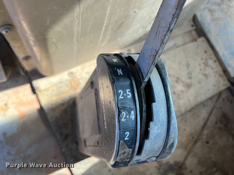 image for item DK7059 1977 International Paystar 5000  truck cab and chassis