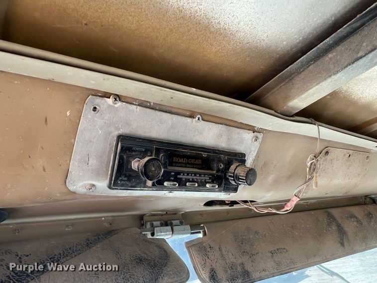 image for item DK7059 1977 International Paystar 5000  truck cab and chassis