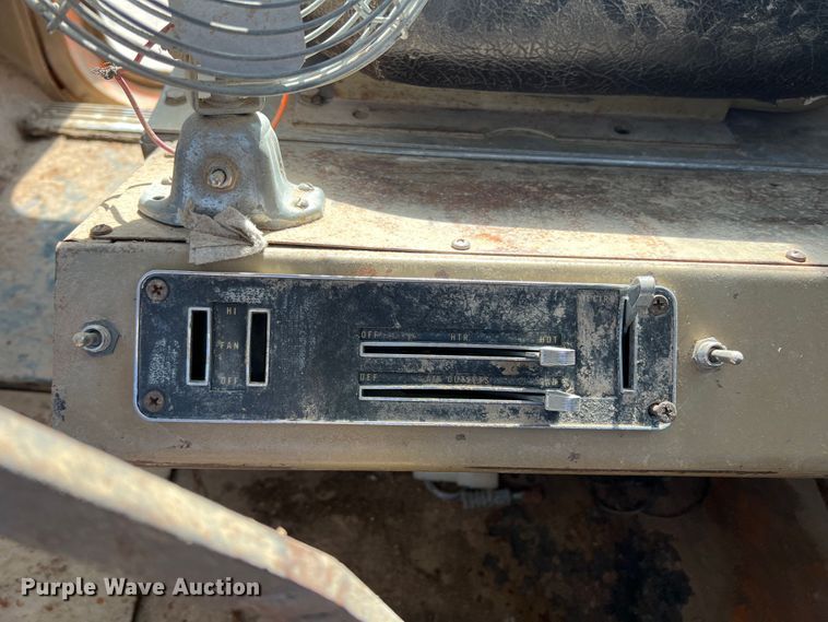 image for item DK7059 1977 International Paystar 5000  truck cab and chassis