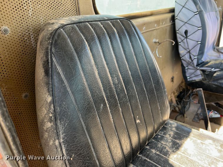 image for item DK7059 1977 International Paystar 5000  truck cab and chassis