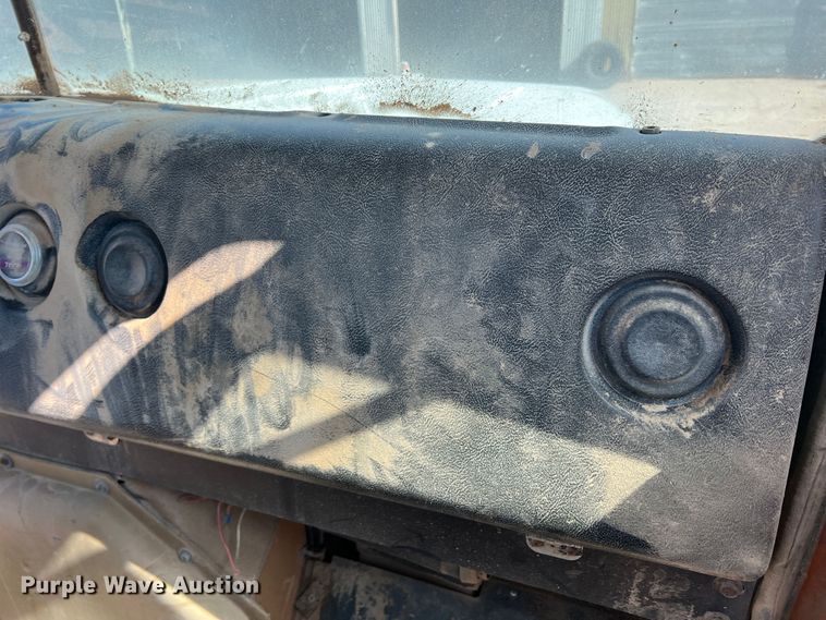 image for item DK7059 1977 International Paystar 5000  truck cab and chassis