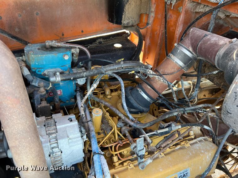 image for item DK7059 1977 International Paystar 5000  truck cab and chassis