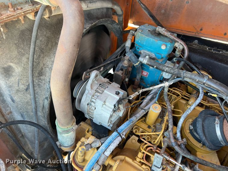 image for item DK7059 1977 International Paystar 5000  truck cab and chassis