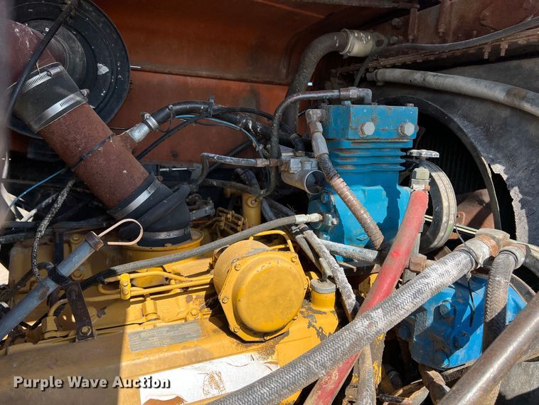 image for item DK7059 1977 International Paystar 5000  truck cab and chassis