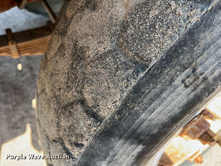 image for item DK7059 1977 International Paystar 5000  truck cab and chassis