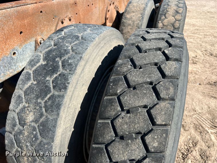 image for item DK7059 1977 International Paystar 5000  truck cab and chassis