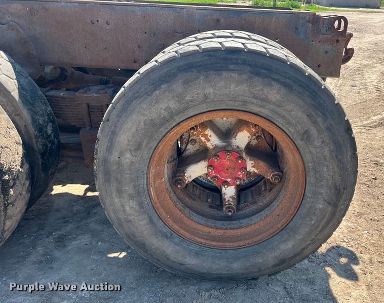 image for item DK7059 1977 International Paystar 5000  truck cab and chassis