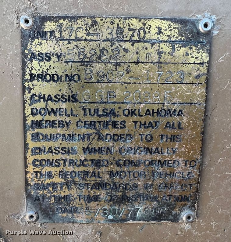 image for item DK7059 1977 International Paystar 5000  truck cab and chassis