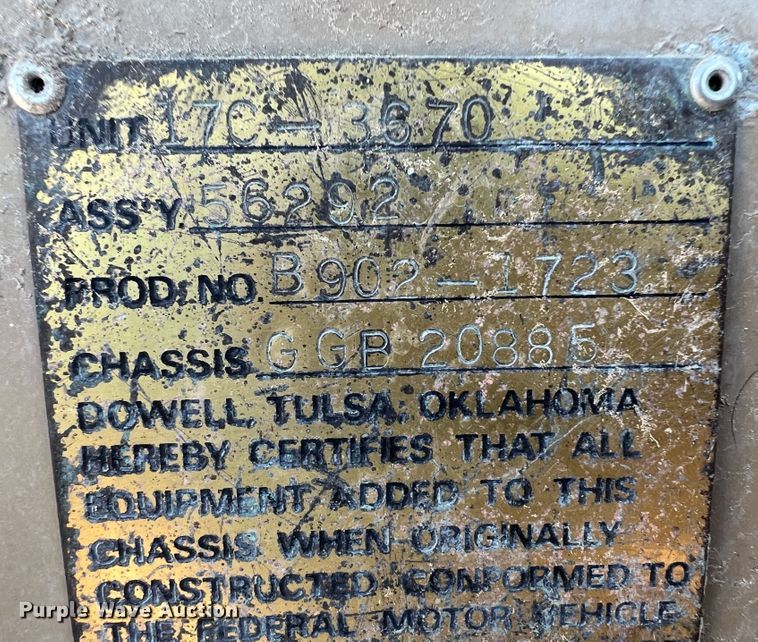 image for item DK7059 1977 International Paystar 5000  truck cab and chassis