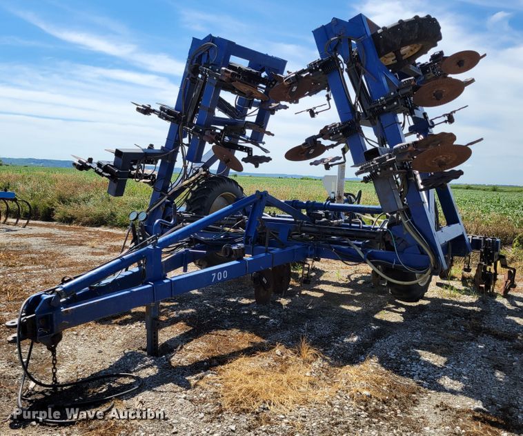 Blue Jet 700 NH3 applicator in Missouri Valley, IA Item DM2438 sold