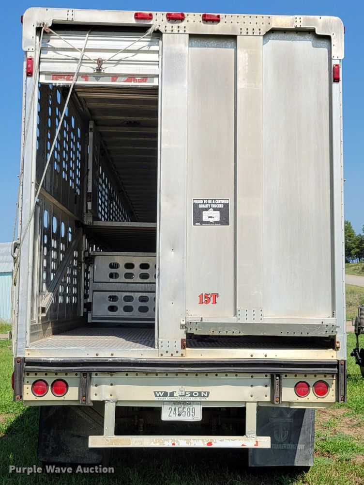 image for item DM2440 1996 Wilson PSAL-303P  livestock trailer
