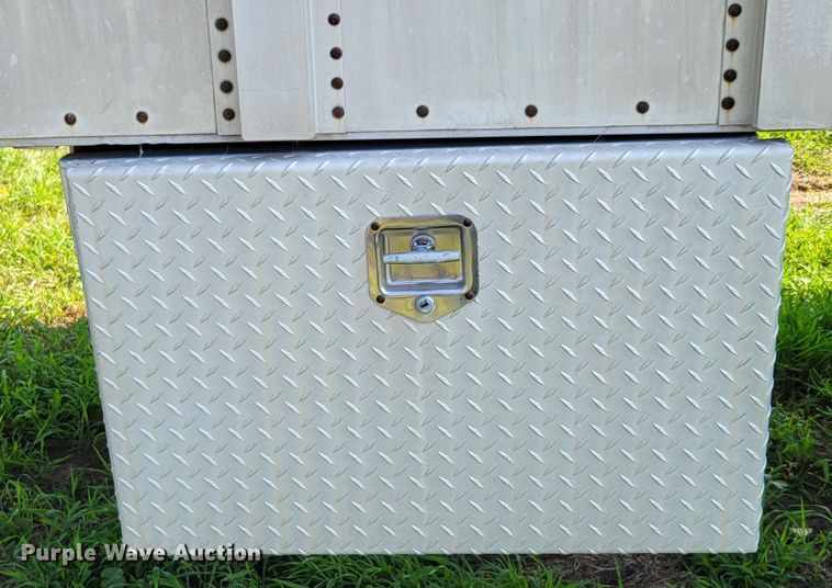 image for item DM2440 1996 Wilson PSAL-303P  livestock trailer