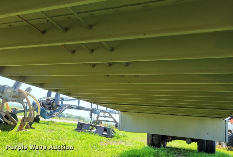 image for item DM2440 1996 Wilson PSAL-303P  livestock trailer