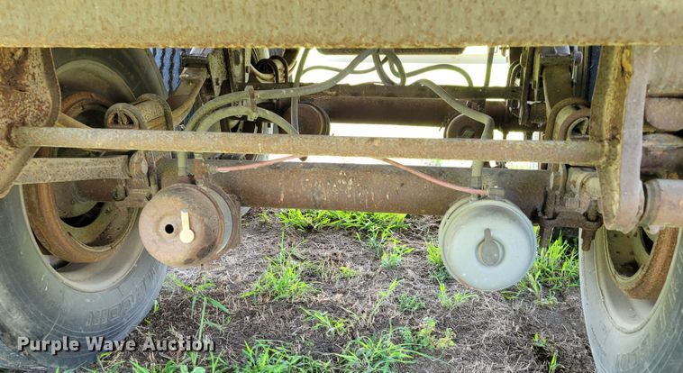 image for item DM2440 1996 Wilson PSAL-303P  livestock trailer