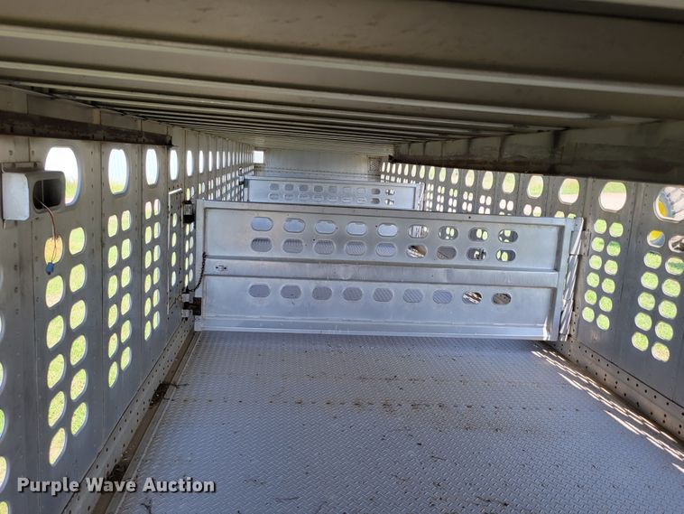 image for item DM2440 1996 Wilson PSAL-303P  livestock trailer