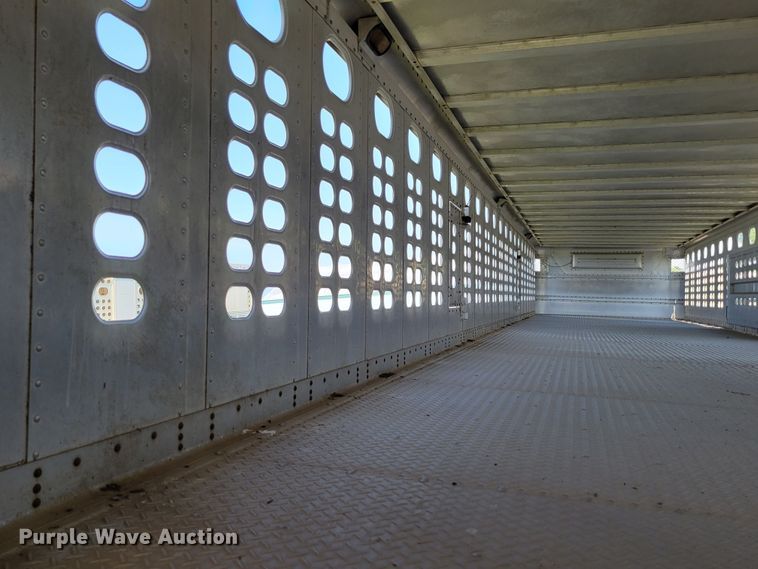 image for item DM2440 1996 Wilson PSAL-303P  livestock trailer