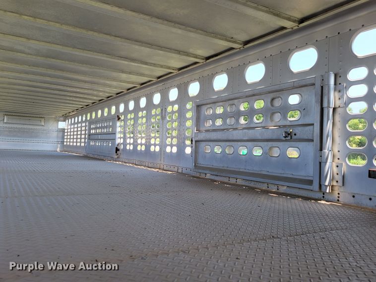 image for item DM2440 1996 Wilson PSAL-303P  livestock trailer